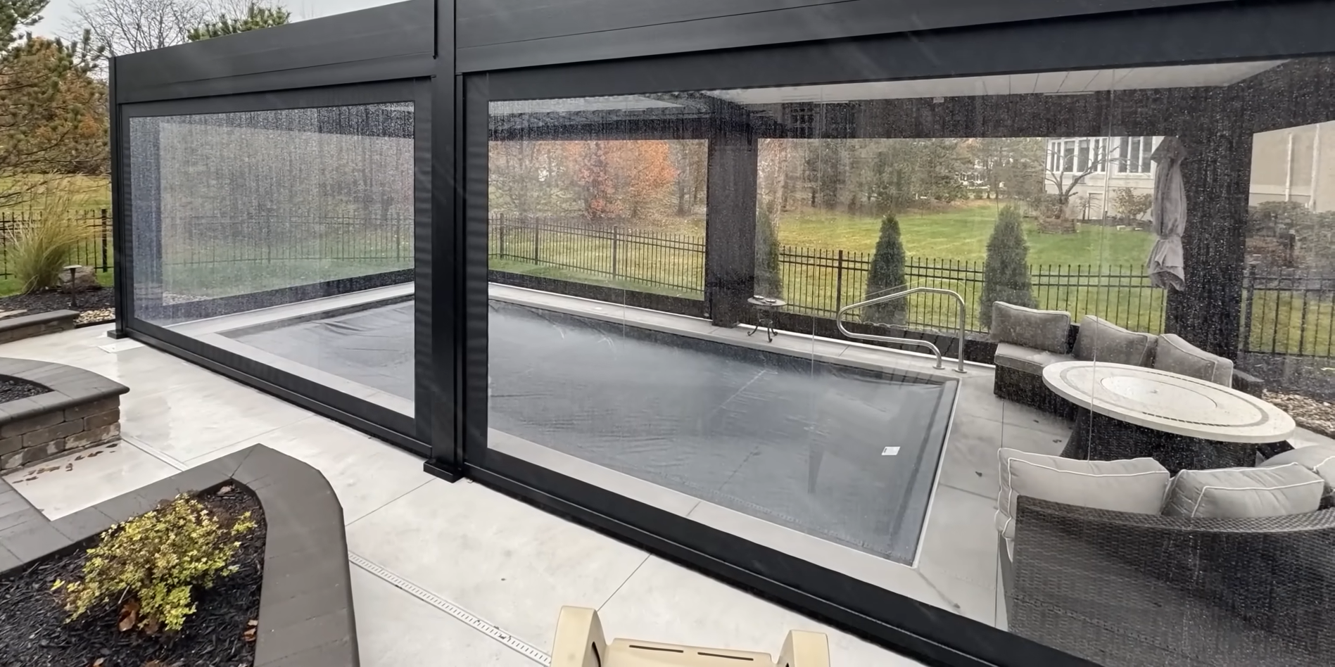 Custom screen enclosure